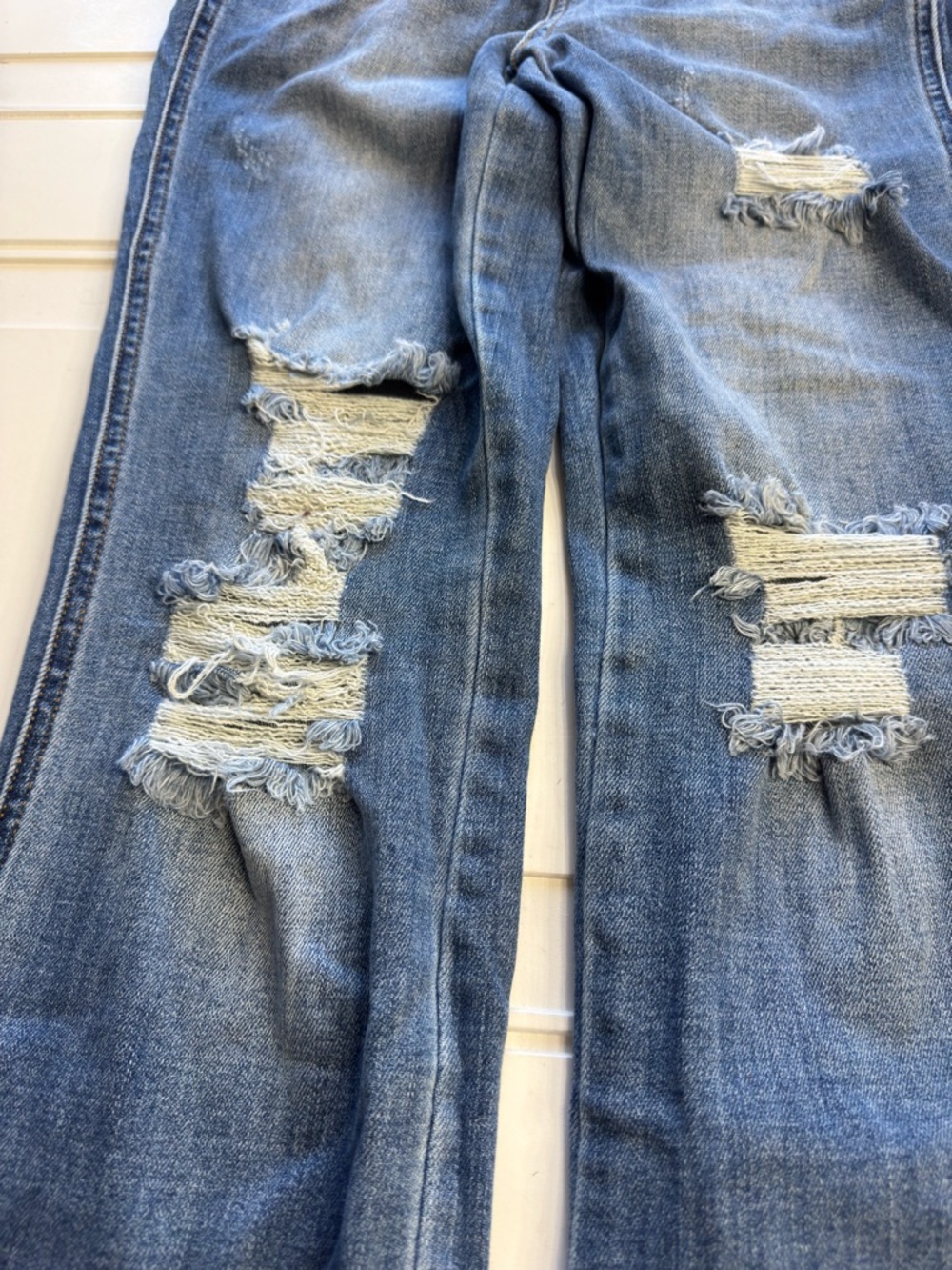 Judy Blue Womens Sz 5/27 Medium Wash Blue Distressed Boot Cut Denim Jeans - Picture 2 of 5